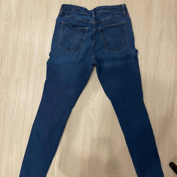 Universal Thread Dark Navy Mid Rise Skinny Jeans - Size 10/30R - Picture 5 of 5